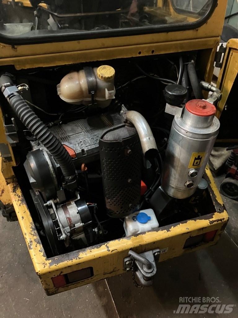 Volvo ZL 302 Pyöräkuormaajat