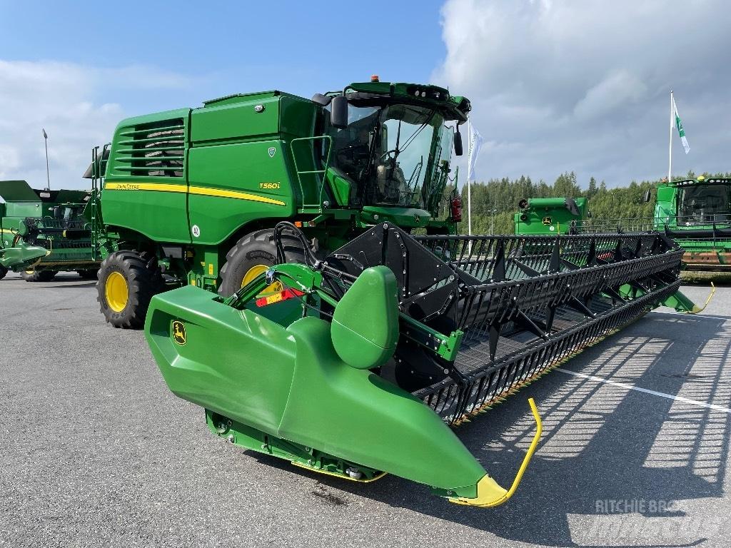 John Deere T 560 i Leikkuupuimurit