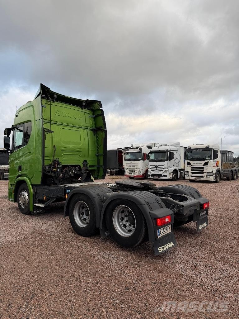 Scania R 450 LA6x2NB Vetopöytäautot