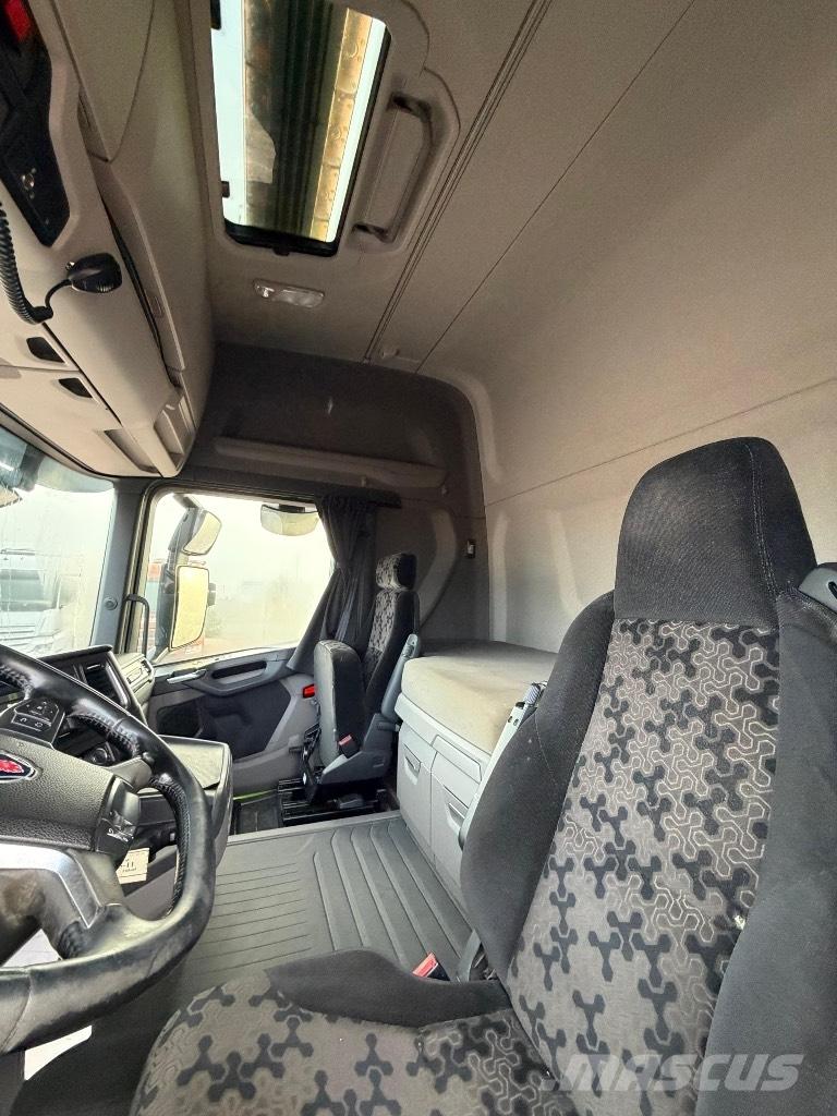 Scania R 450 LA6x2NB Vetopöytäautot