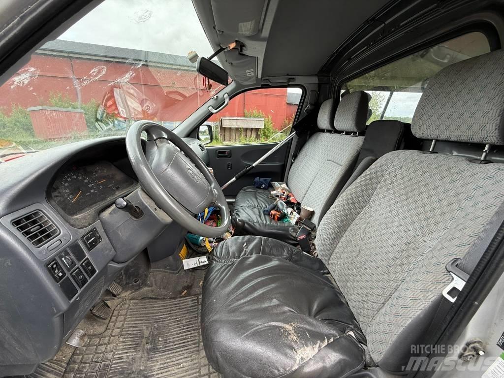 Toyota Hiace 4x4 Pakettiautot