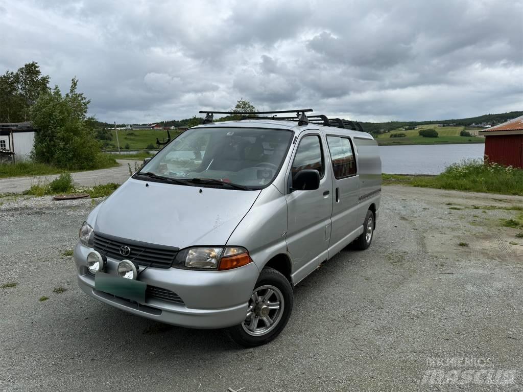 Toyota Hiace 4x4 Pakettiautot