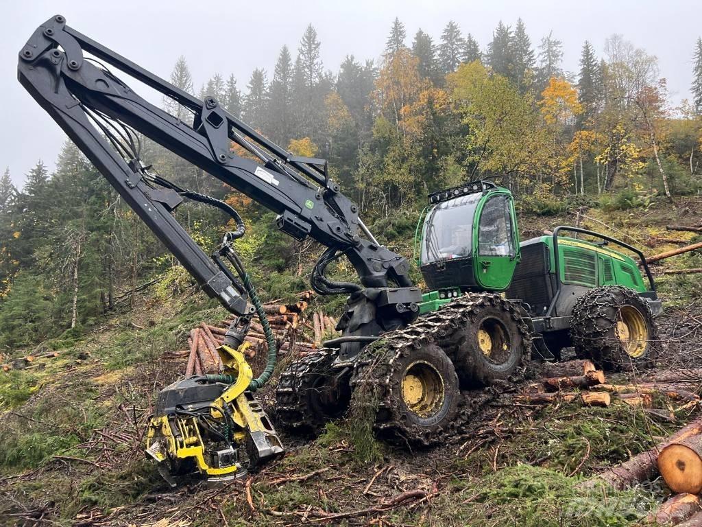 John Deere 1270 E Harvesterit