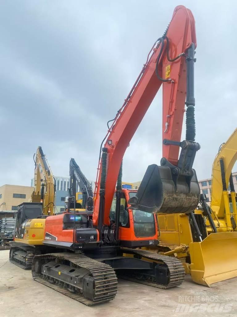 Doosan DX 225 LC Telakaivukoneet