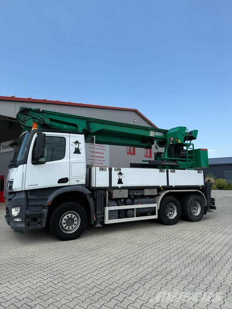 Mercedes-Benz 2643 RT-nosturit