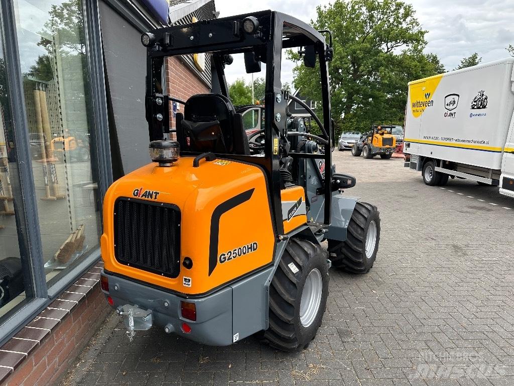 GiANT G2500HD Yleiskuormaajat