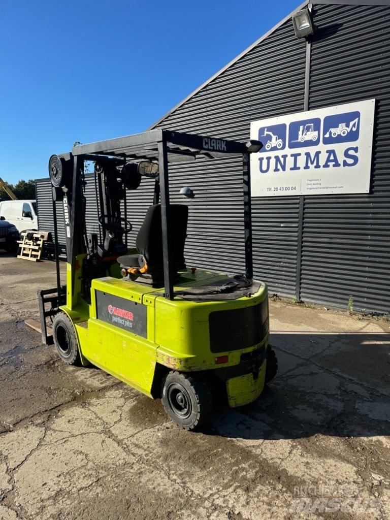 Clark CM25 Sähkötrukit