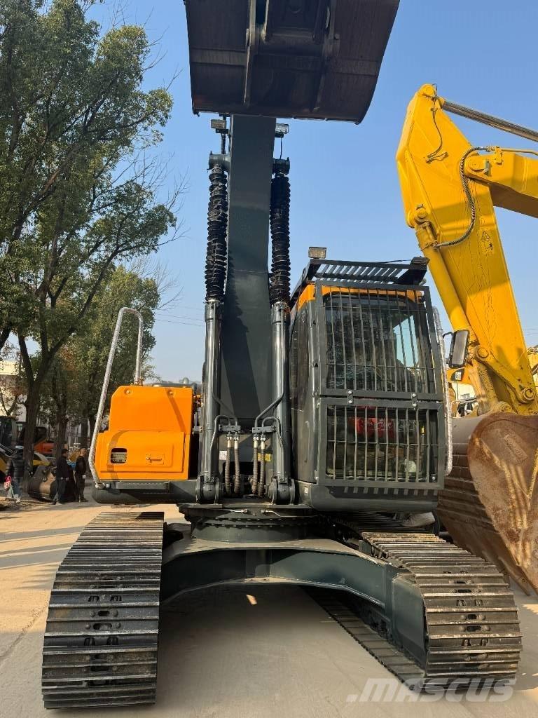 Hyundai HX 220 Midikaivukoneet 7t - 12t