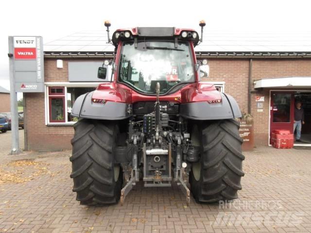 Valtra T154 VERSU Traktorit