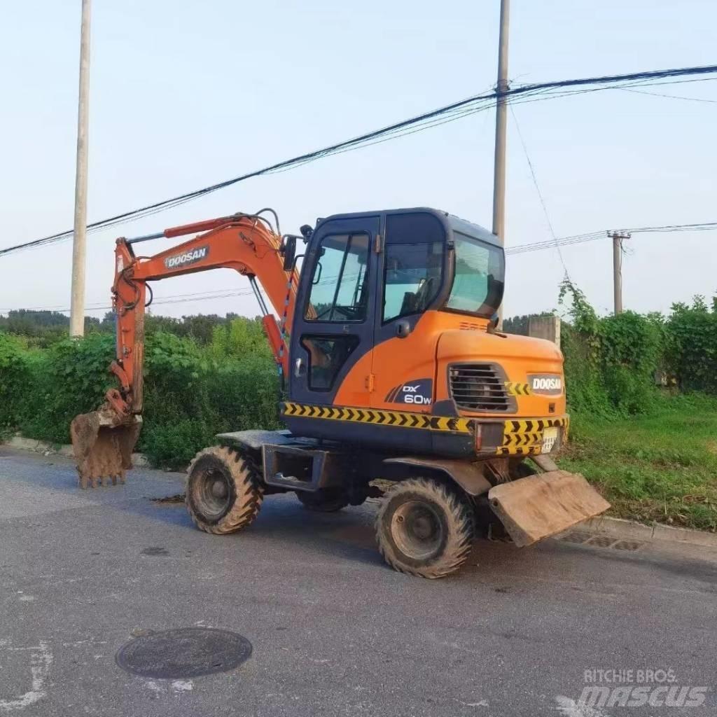 Doosan DX60W Pyöräkaivukoneet