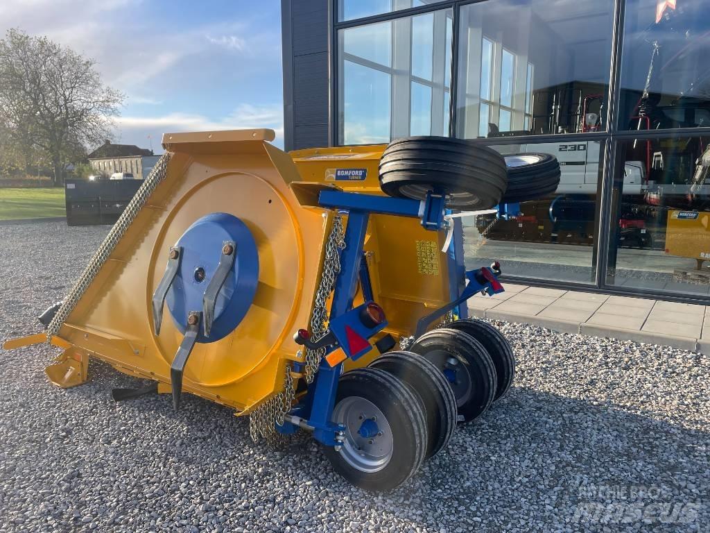 Bomford TriWing 4600 Niittokoneet