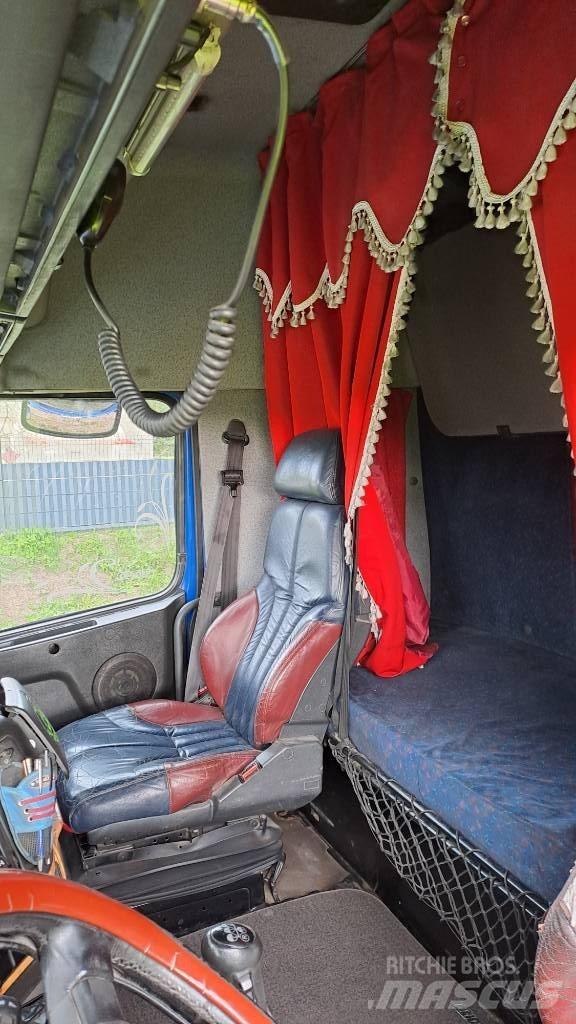 Volvo NH 12 Vetopöytäautot