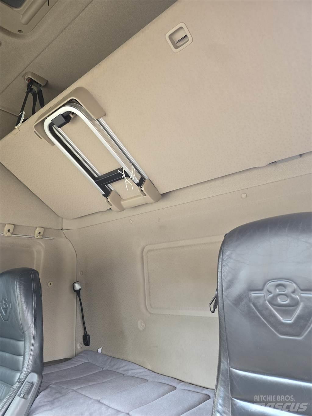 Scania R560 Vetopöytäautot