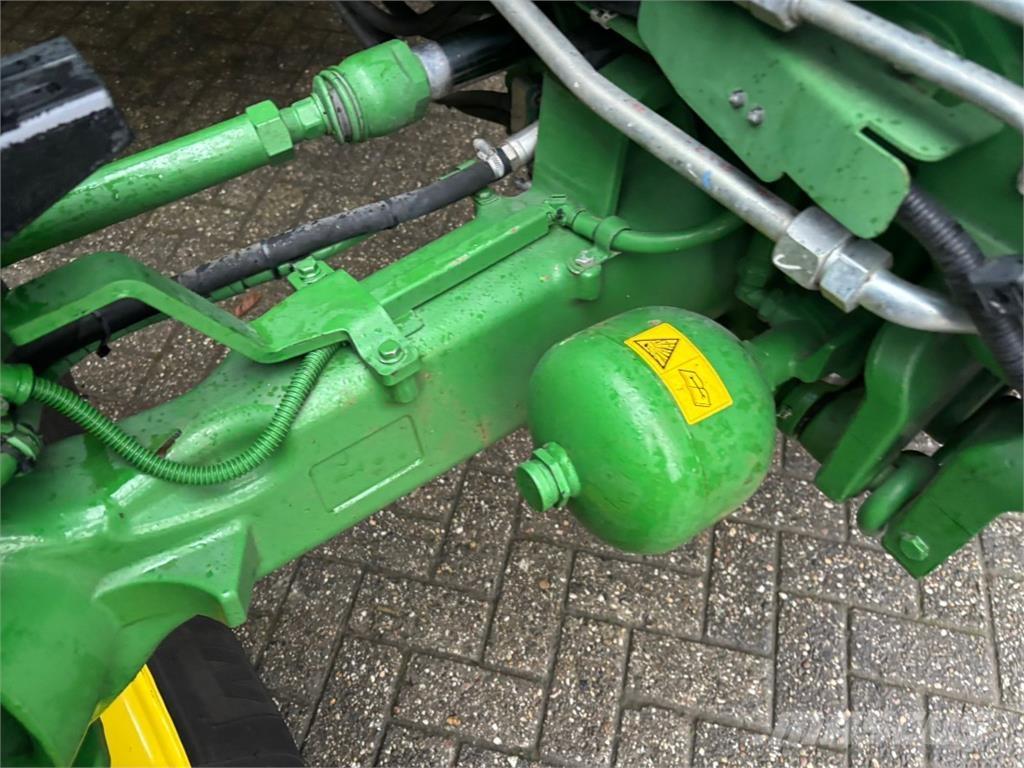 John Deere 6R185 Traktorit