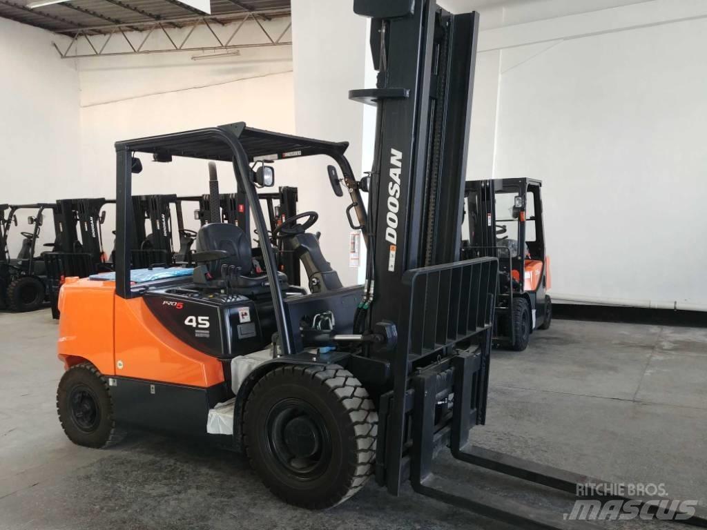 Doosan D45 SC-5 Dieseltrukit