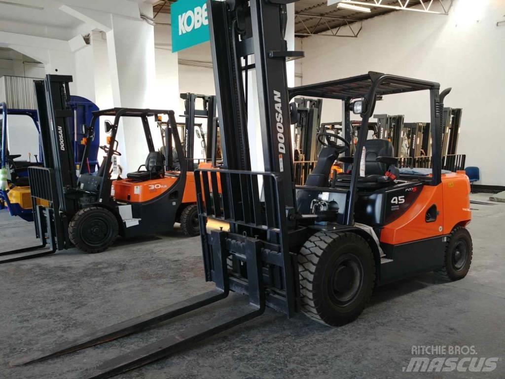 Doosan D45 SC-5 Dieseltrukit