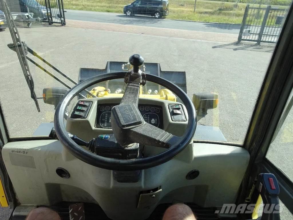 Komatsu WA65-3 Pyöräkuormaajat