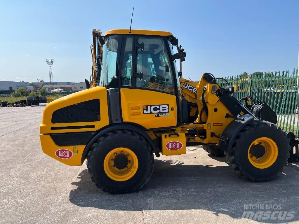 JCB 407 agri demo Traktorit