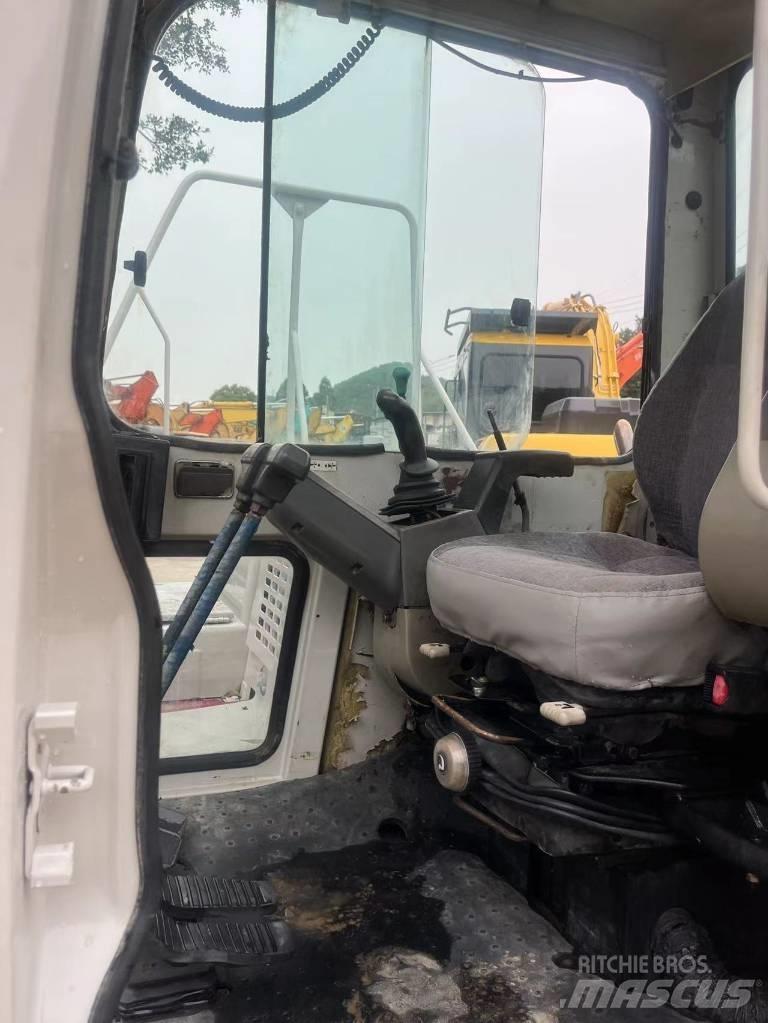 Takeuchi TB180C Telakaivukoneet