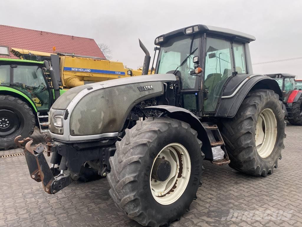Valtra T 161 Traktorit