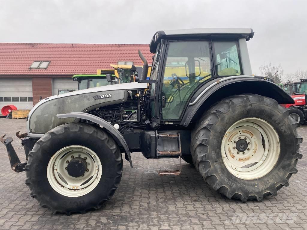 Valtra T 161 Traktorit