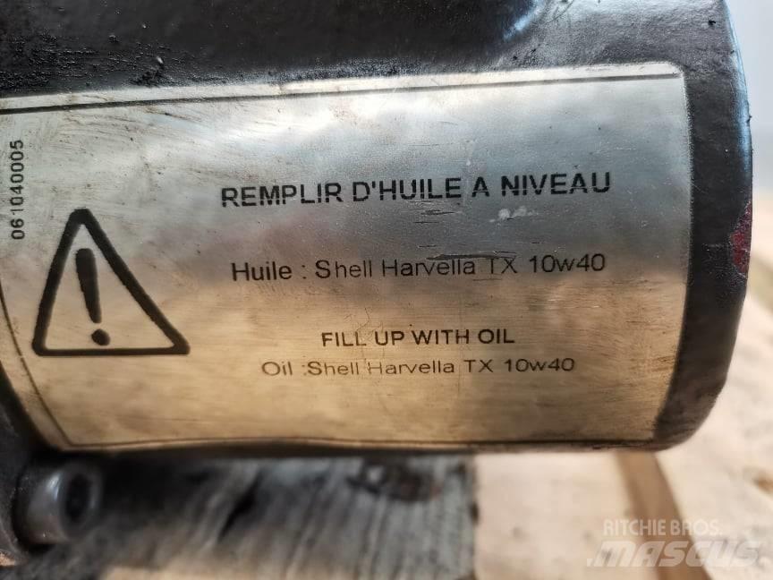 CLAAS Axion .... shaft Puomit
