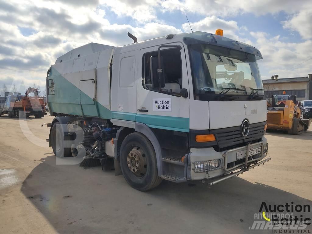 Mercedes-Benz 1517 Lakaisukoneet