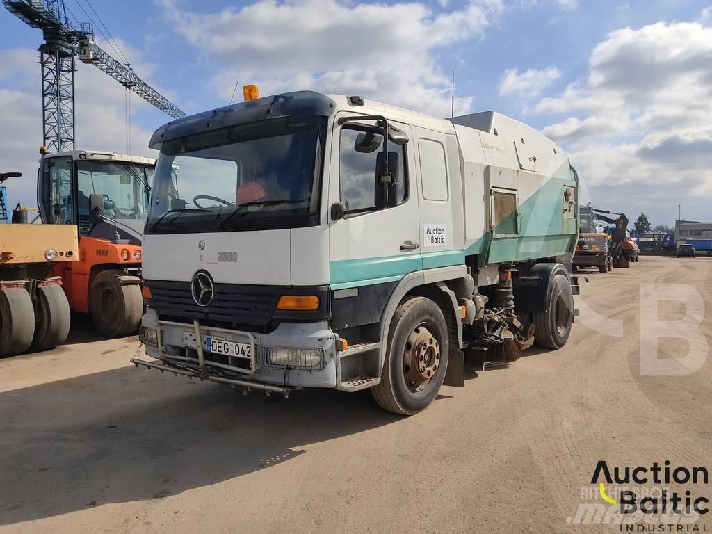 Mercedes-Benz 1517 Lakaisukoneet