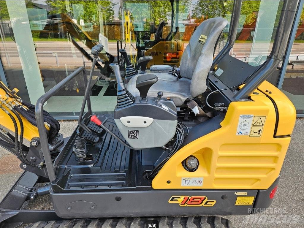 New Holland E 18 C Minikaivukoneet < 7t