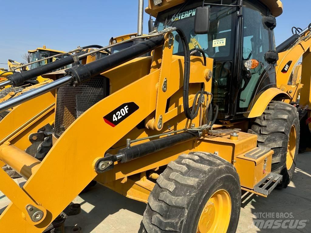 CAT 420F Pyöräkuormaajat