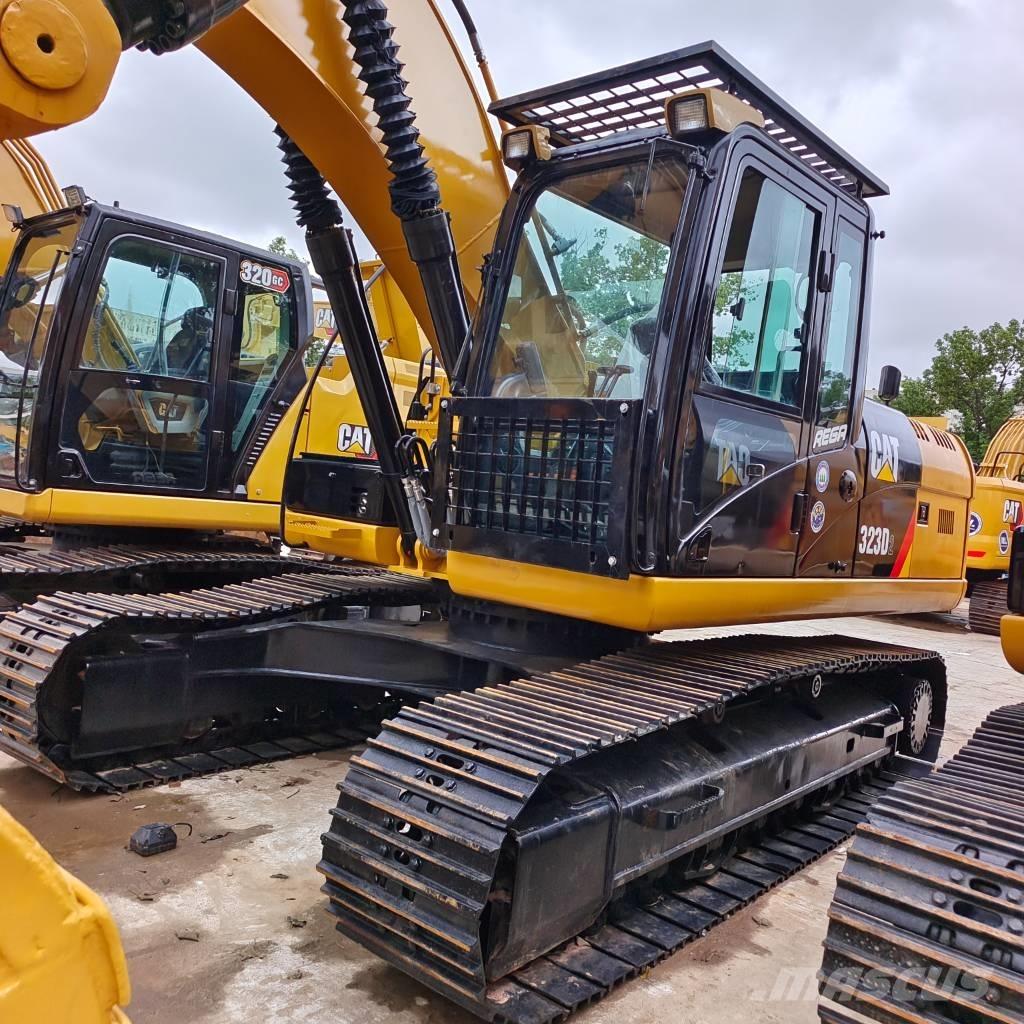 CAT 323 D Telakaivukoneet
