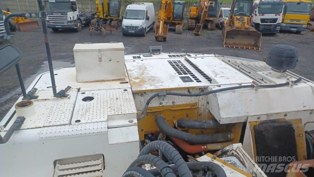 CAT 328 D L Telakaivukoneet
