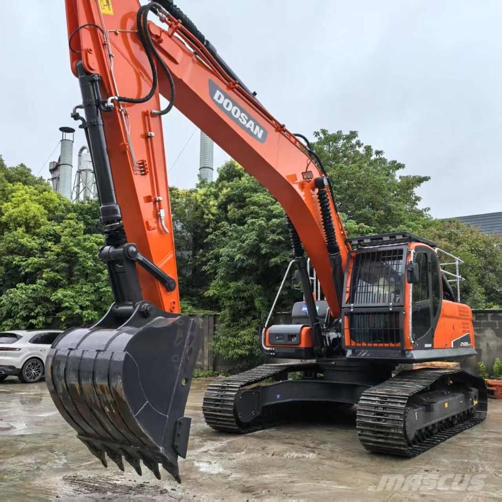 Doosan DX 225 LCA Telakaivukoneet