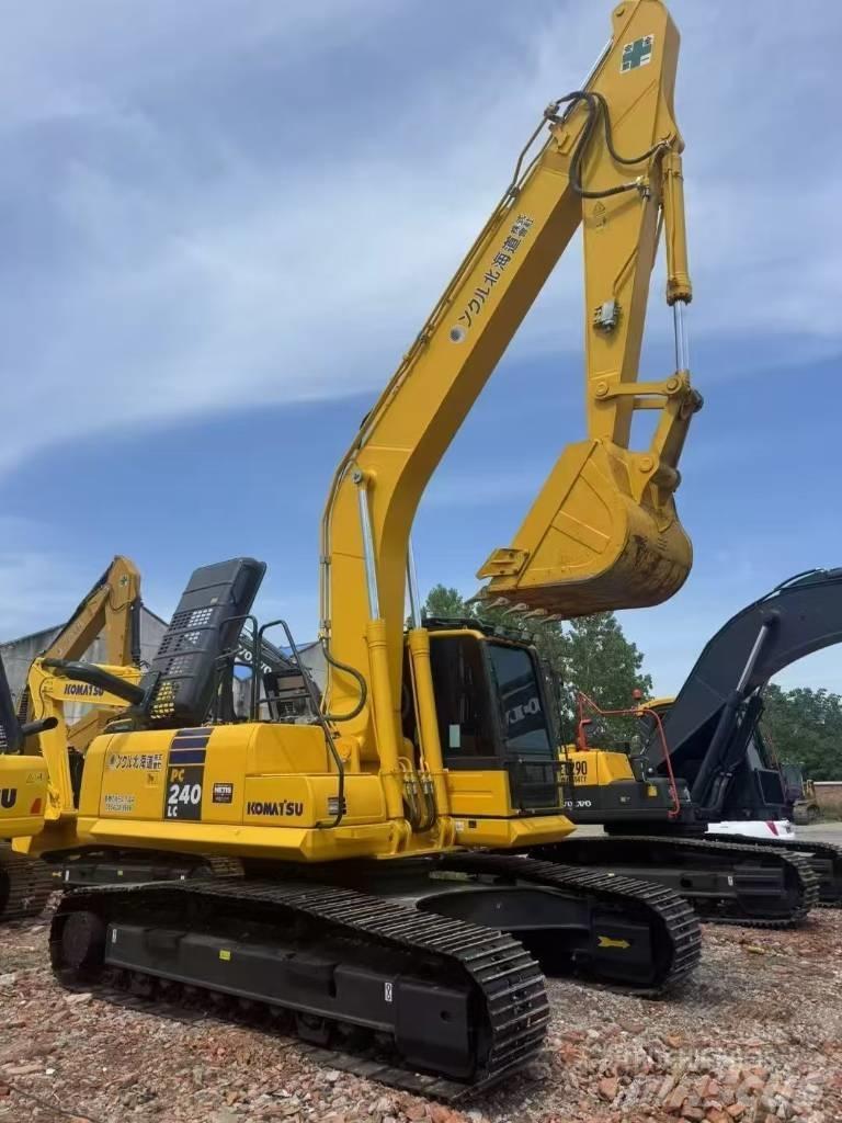 Komatsu 240LC-8 Telakaivukoneet