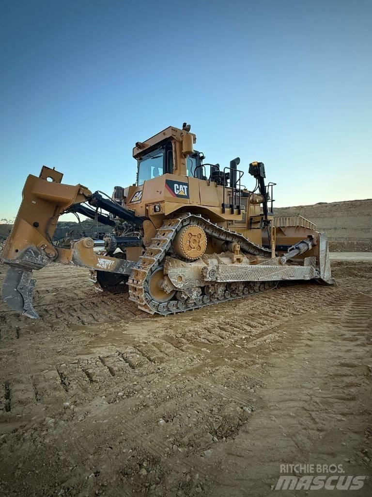 CAT D 10 T Telaketjupuskutraktorit
