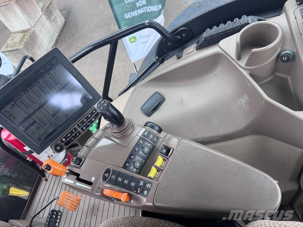 John Deere 6215 R Traktorit