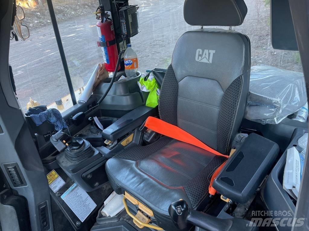 CAT D 6 XE LGP Telaketjupuskutraktorit