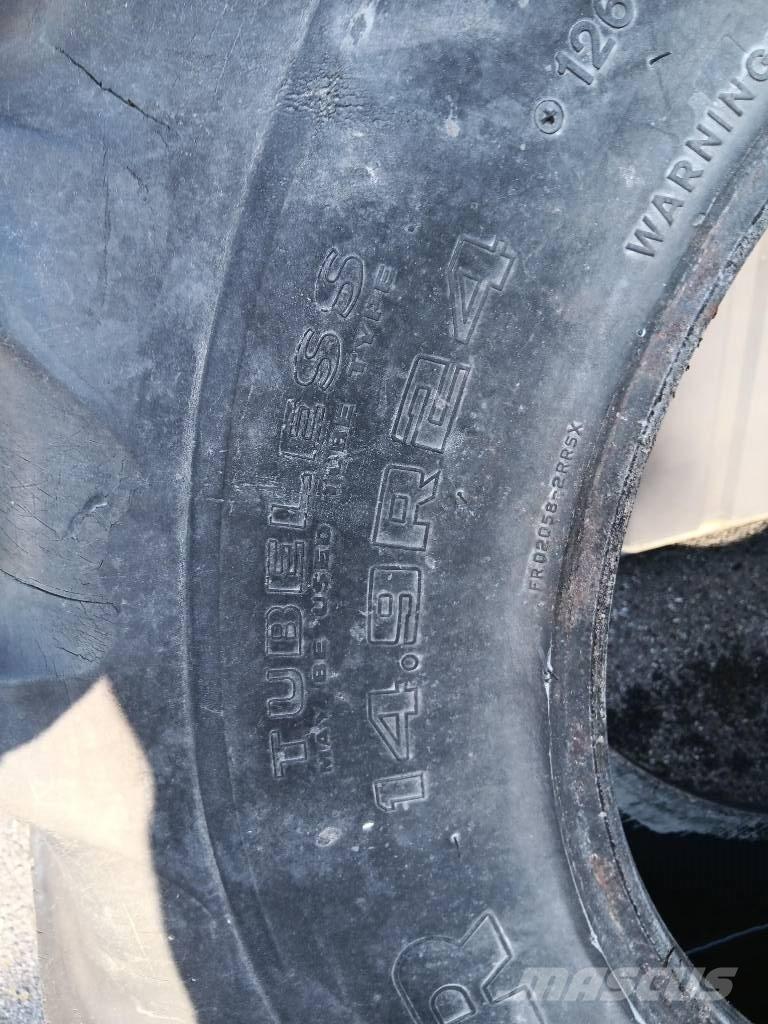 Goodyear 14.9R24 Renkaat ja vanteet