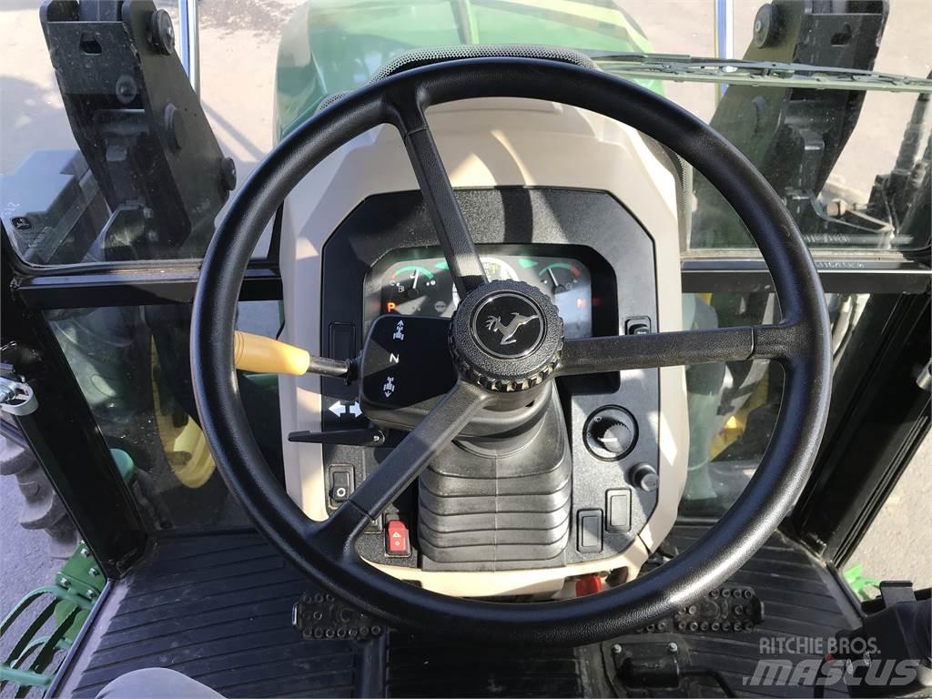 John Deere 5075 E Traktorit