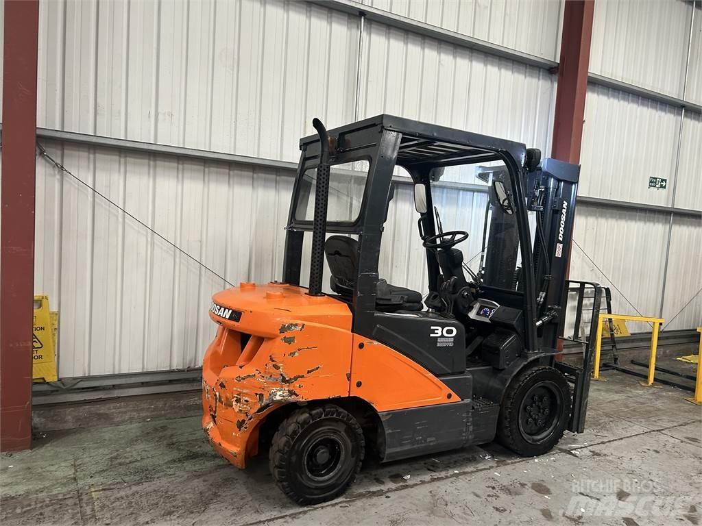 Doosan D30S-5 Dieseltrukit