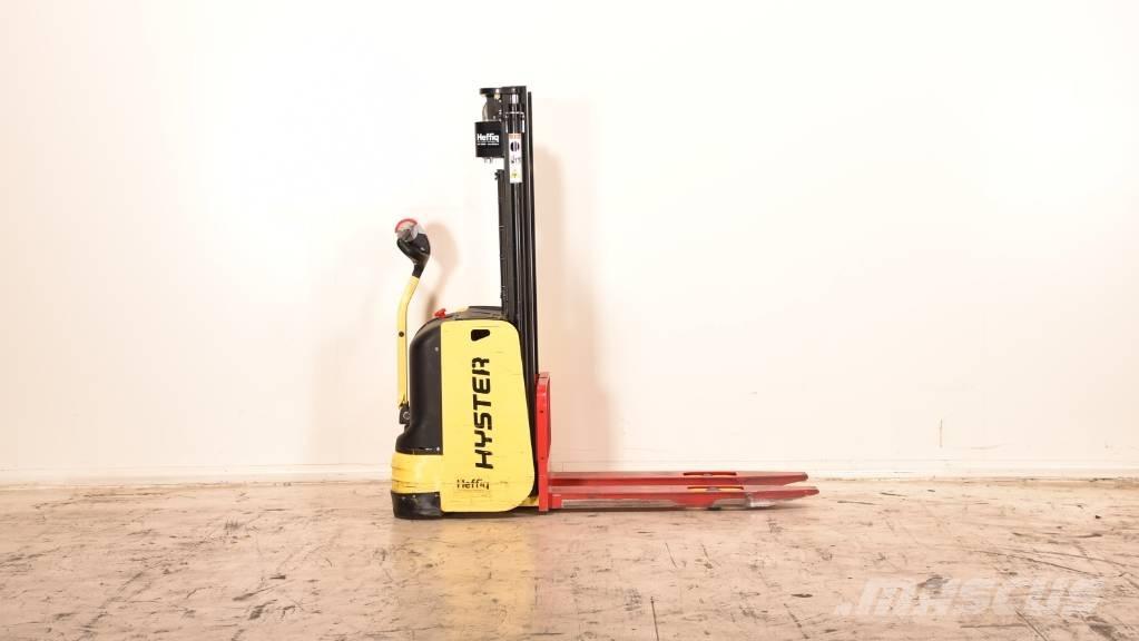 Hyster S 1.0-24 Käyden ajettavat pinoamistrukit