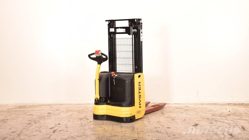 Hyster S 1.0-24 Käyden ajettavat pinoamistrukit