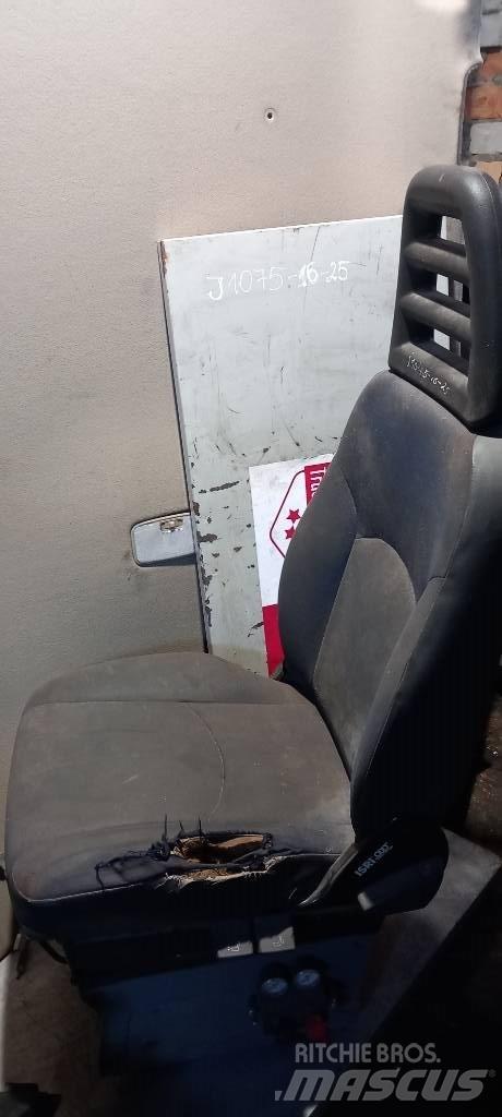 Iveco Daily.     3802247 Ohjaamot ja sisustat