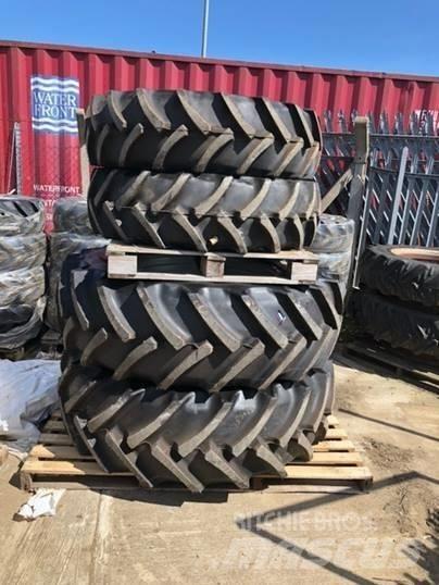 Valtra Wheels & Tyres Renkaat ja vanteet