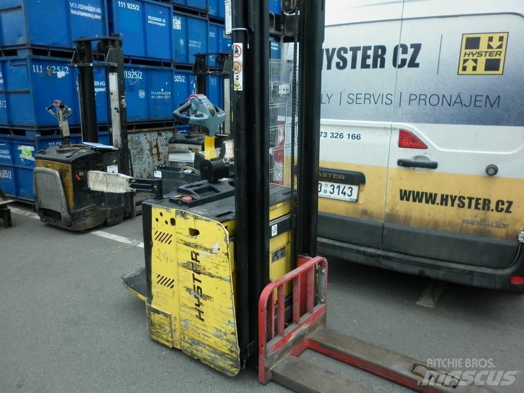 Hyster S1.5S Ajettavat pinoamisvaunut