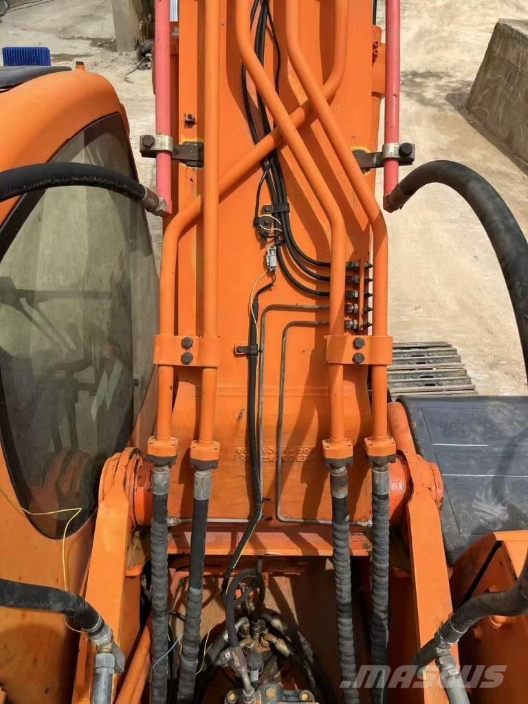 Doosan DX300LC Telakaivukoneet
