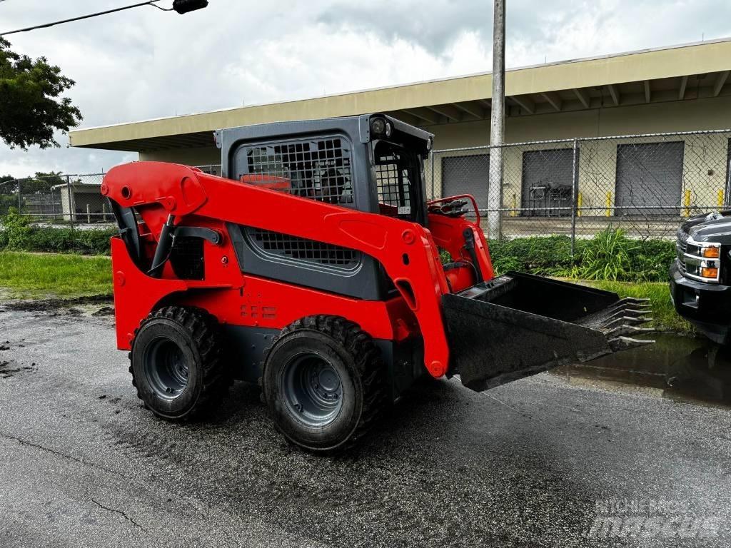 Kubota SSV 75 Liukuohjatut kuormaajat