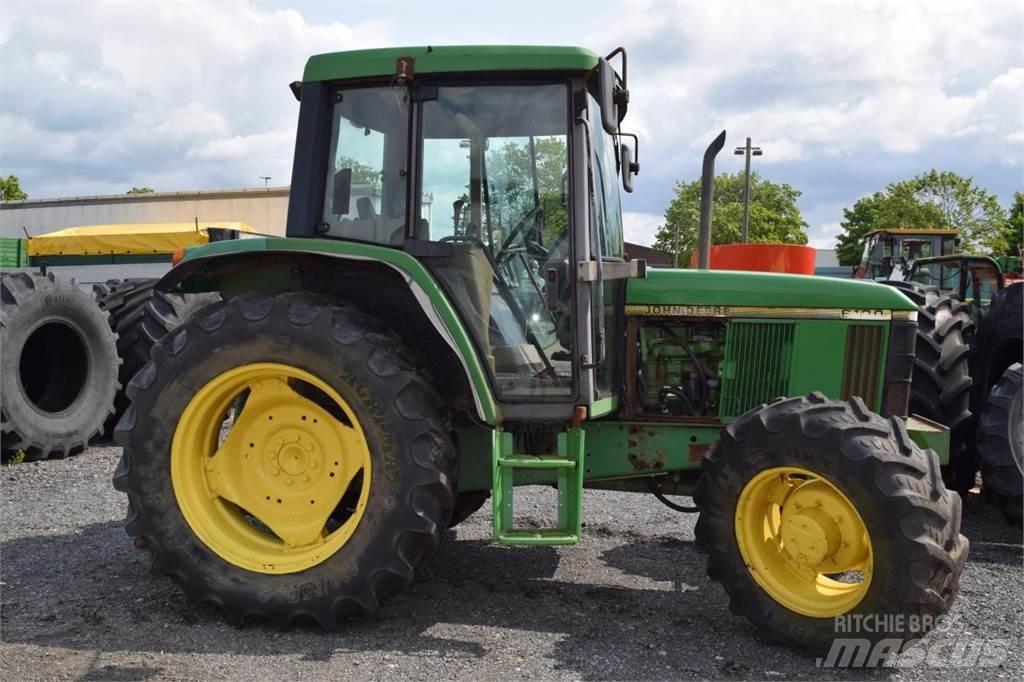 John Deere 6100 Traktorit