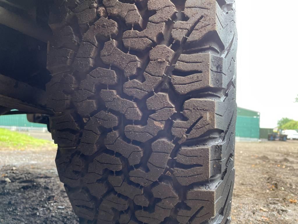 Nissan Navara Lava-autot