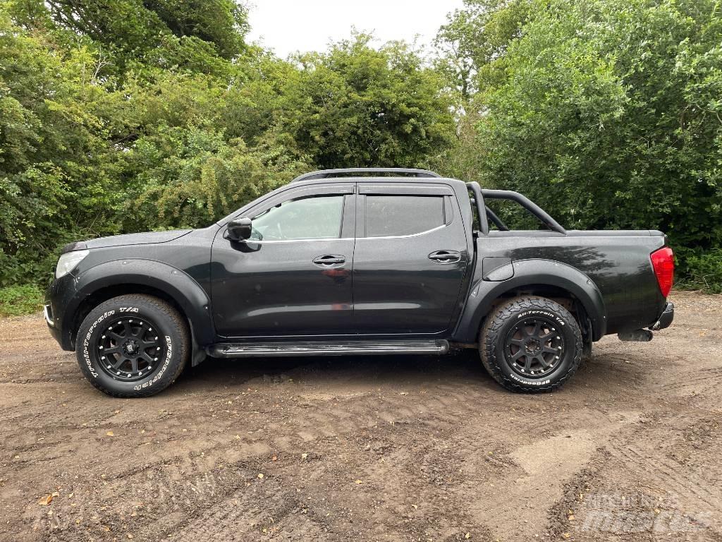 Nissan Navara Lava-autot